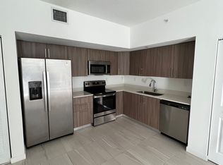 880 NW 207th St #B2, Miami, FL 33169