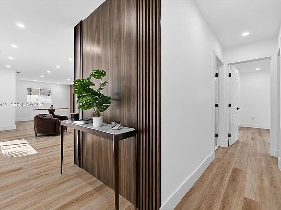 5th image of 6621 Ficus Dr