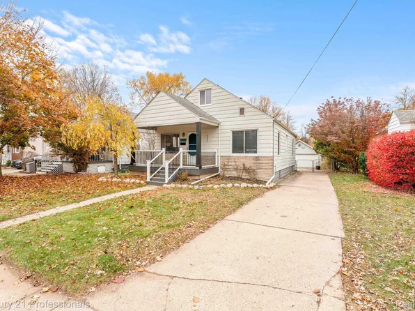 290 Broadacre Ave, Clawson, MI 48017