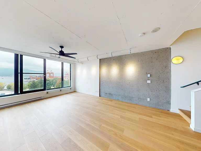 33 Water St — Photo 30