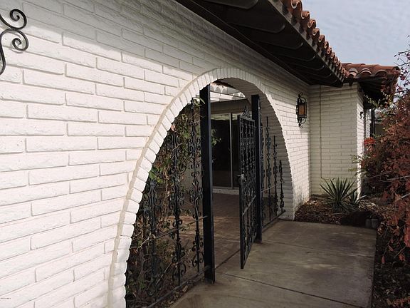 3rd image of 10346 W Cameo Dr