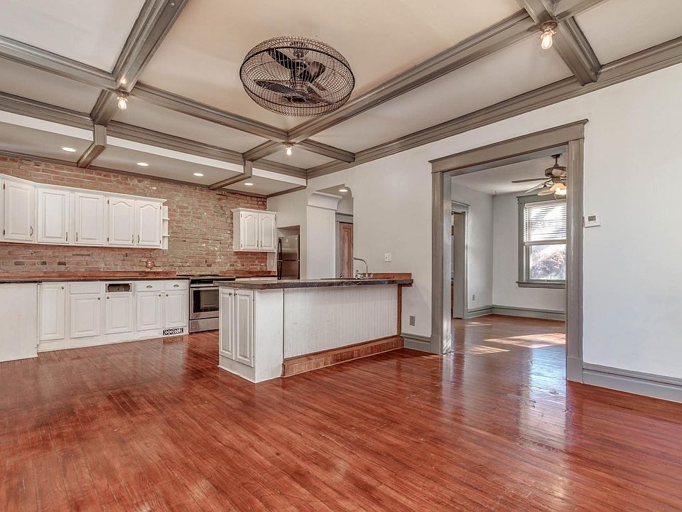 1st image of 3915 Shaw Blvd Floor 1