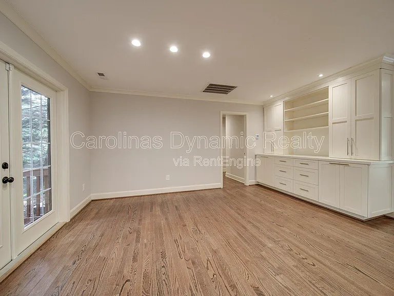 6700 Castlegate Dr — Photo 16