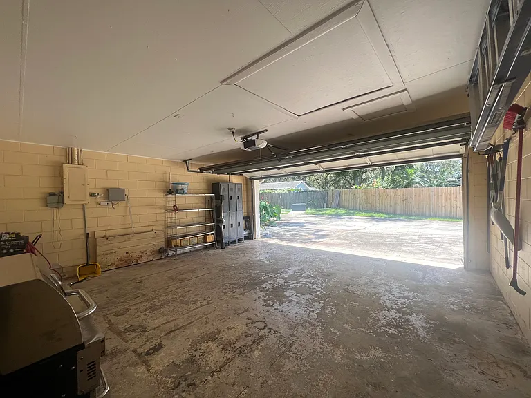 630 Queens Cir — Photo 26