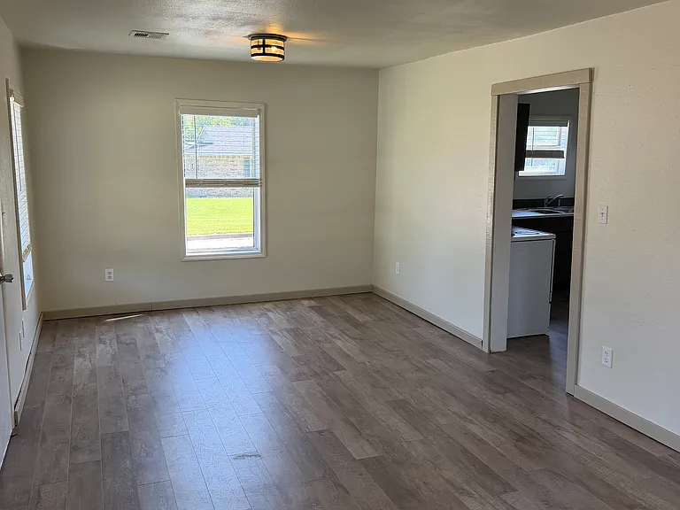 701 L St NW — Photo 2