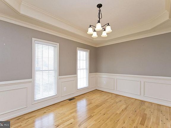 3rd image of 423 Albin Dr
