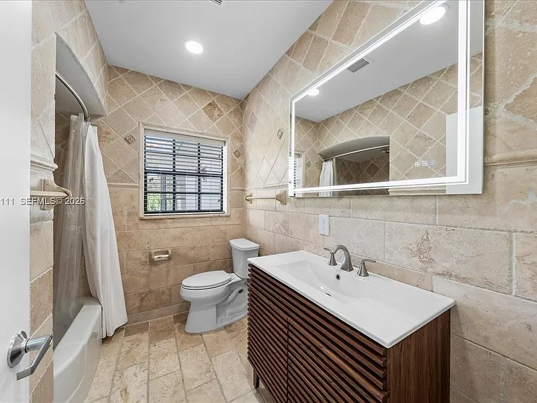 7705 SW 66th St — Photo 31