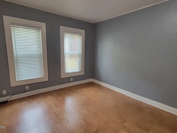 5th image of 2653 College St