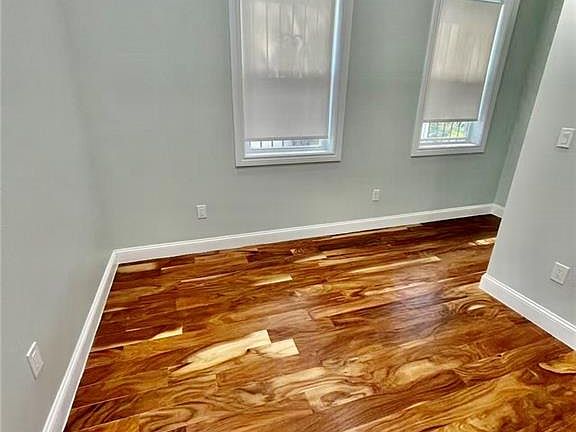 5th image of 13919 226th St Floor 1