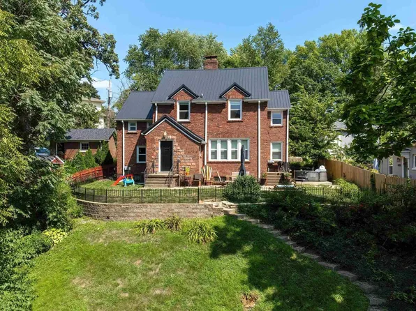 1435 Jersey Ridge Rd, Davenport, IA 52803