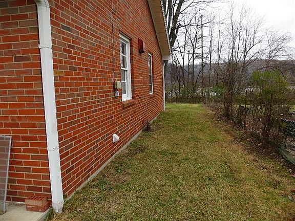 4th image of 413 Old Dailey Ave