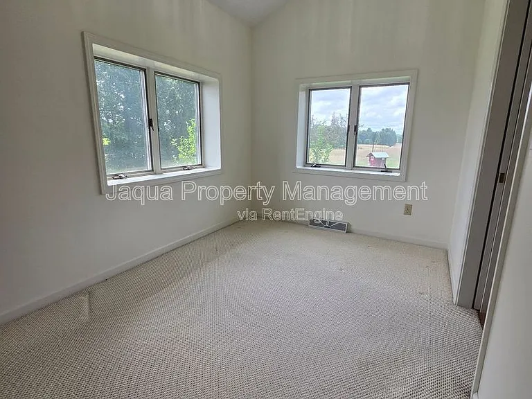 6660 Pine Rd — Photo 7