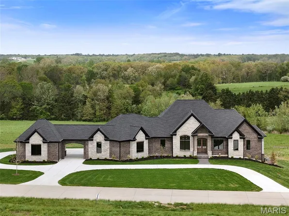 105 Hillside Heights Ln, Wentzville, MO 63385