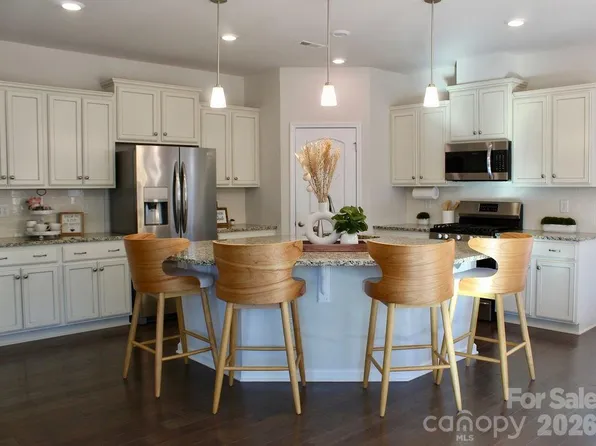 360 Picasso Trl #169, Mount Holly, NC 28120