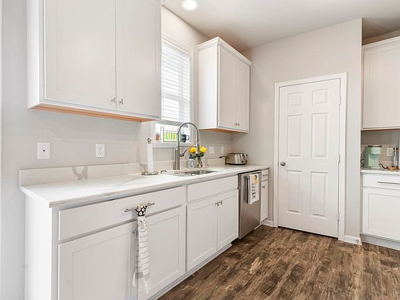 5th image of 2951 Guinness Dr