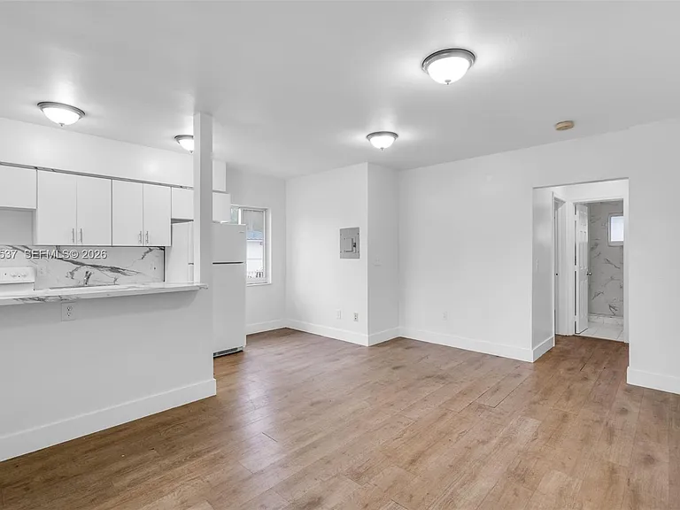 5549 NE Miami Ct #1 — Photo 2