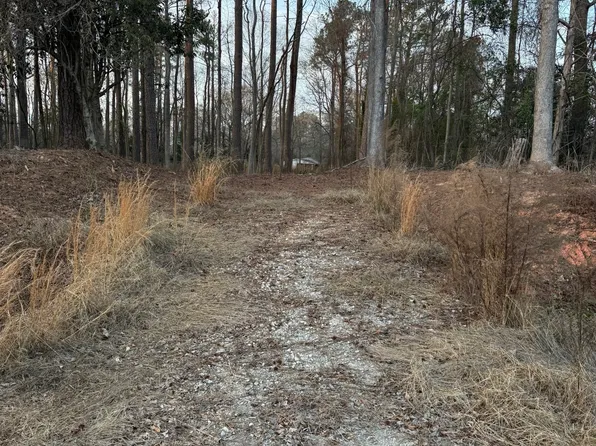 129 W Wooten St, Tignall, GA 30668