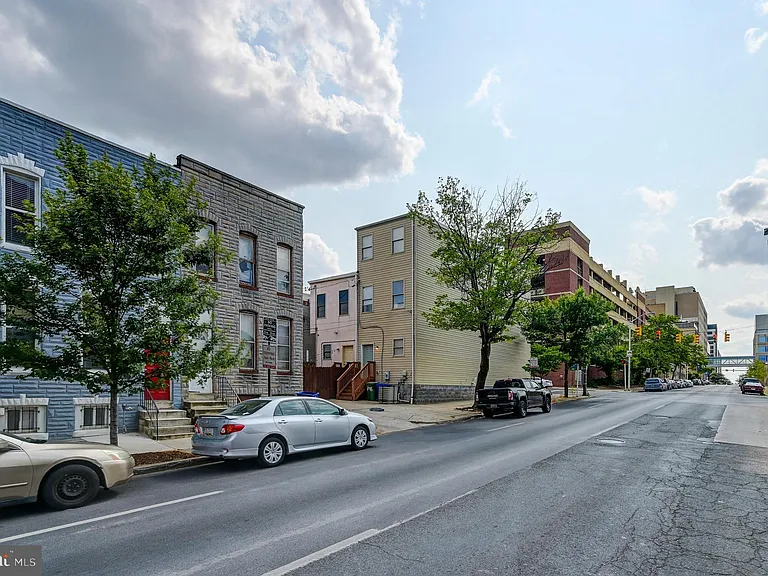2103 E Madison St — Photo 23