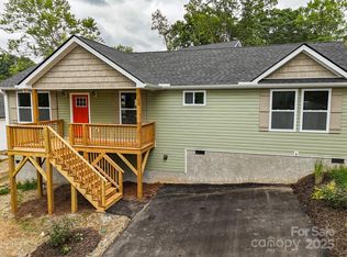 110 Deaver Park Cir, Asheville, NC 28806