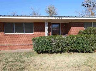 1024 W 1st St, Grandfield, OK 73546
