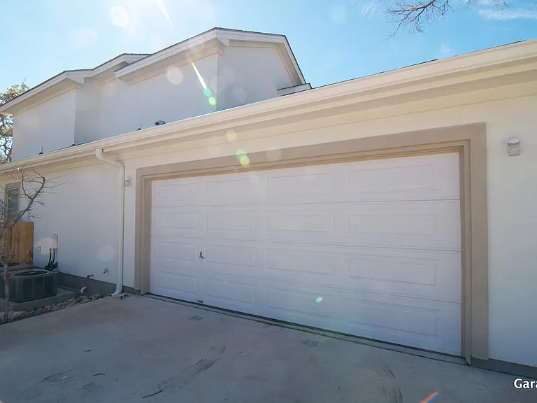 1101 Delmar St — Photo 3