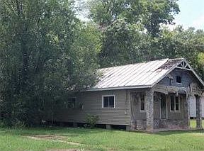 2nd image of 4318 Woodside Dr