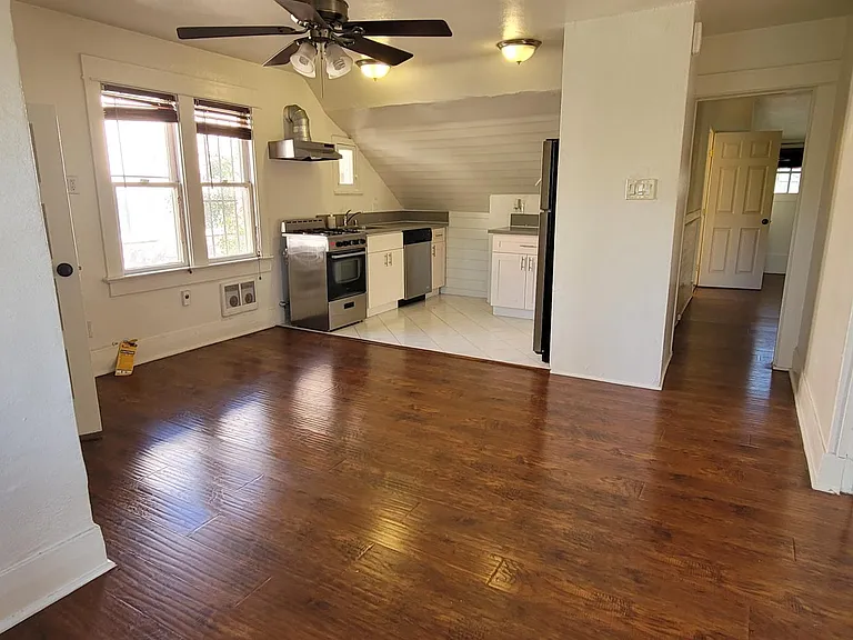 5826 Willoughby Ave #3 — Photo 2