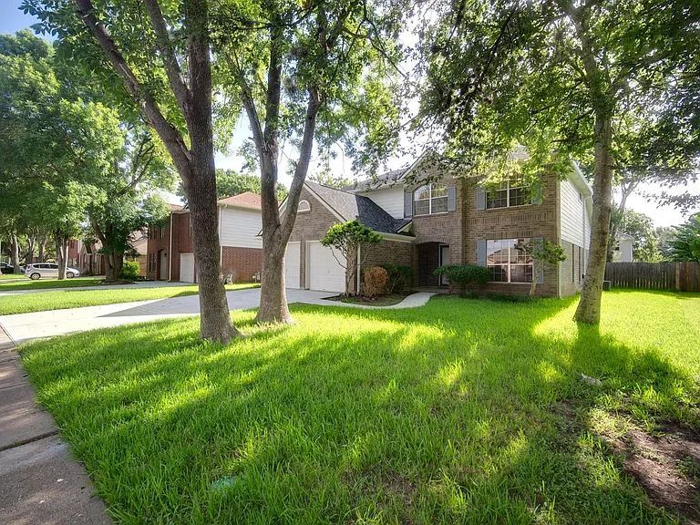 17143 Summer Hollow Dr — Photo 4