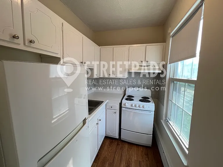 82 S Huntington Ave — Photo 7