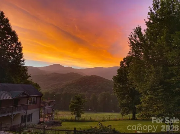 262 Sams Trl, Waynesville, NC 28786