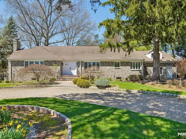 457 Summit St, Norwood, NJ 07648