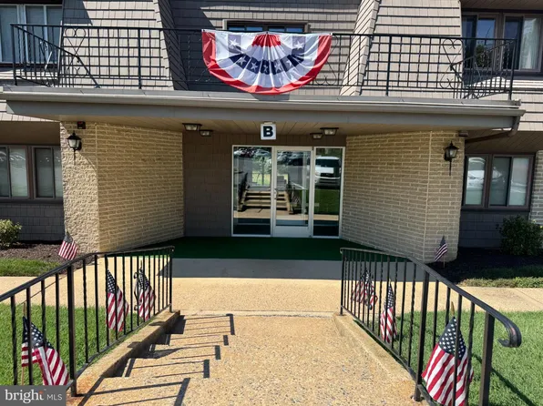 1801 Cambridge Ave APT B4, Wyomissing, PA 19610