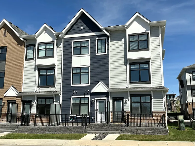 611 Mahogany Blvd SE — Photo 41