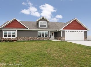 1515 Mackensie Cir, Winterset, IA 50273