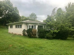 616 Cumberland Ave, Jellico, TN 37762