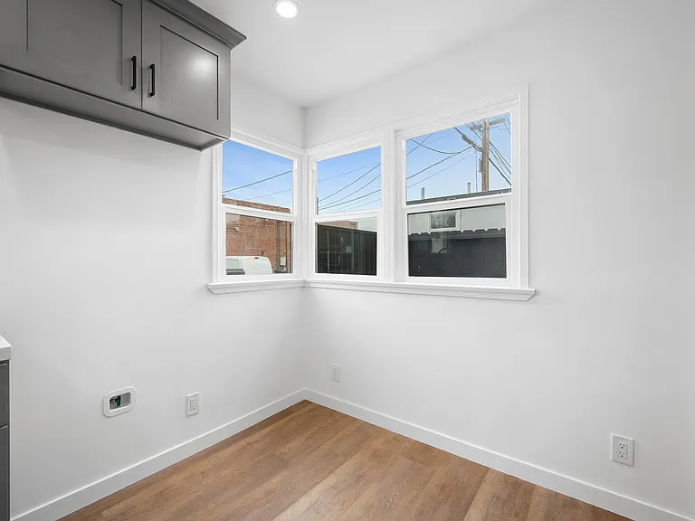 312 W Cedar Ave — Photo 6