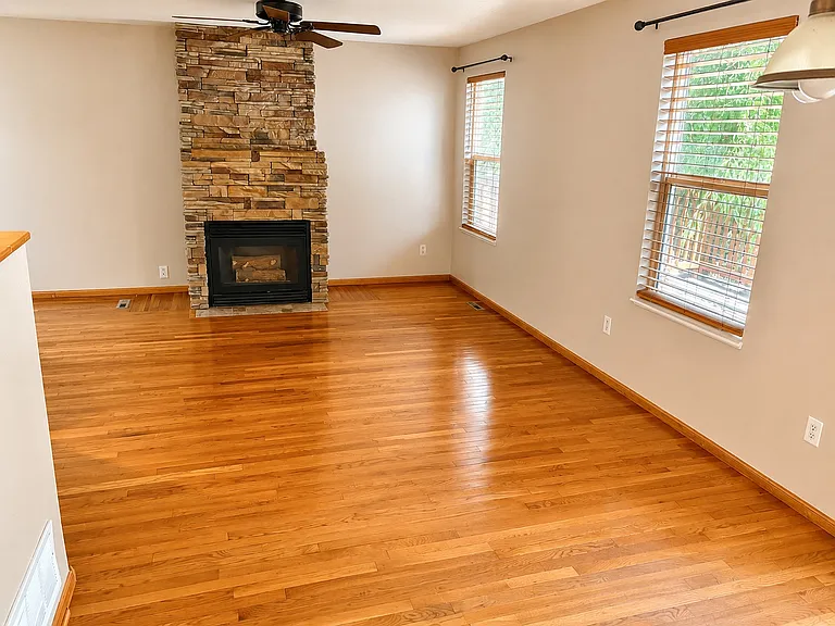1818 Elk Springs St — Photo 2