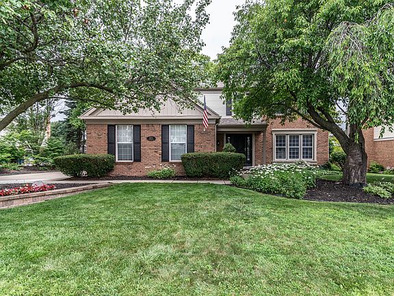 2nd image of 46514 Swanmere Dr
