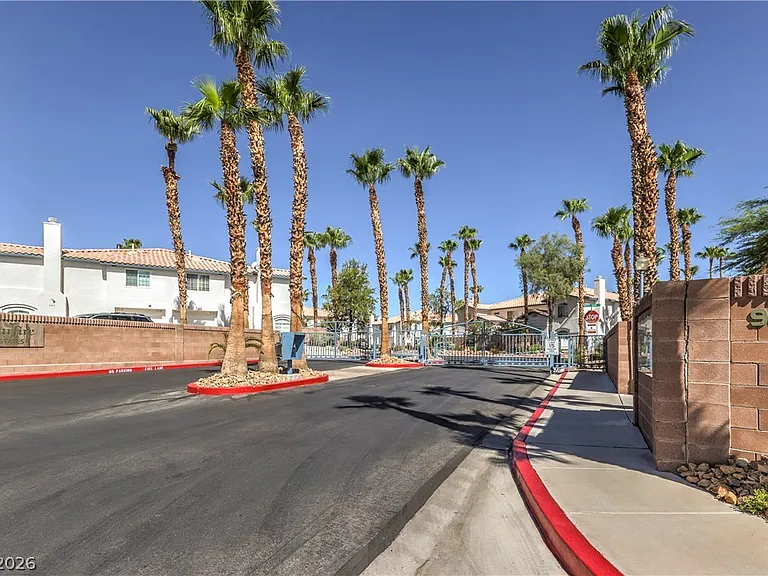 8136 Autumn Star Ave — Photo 17