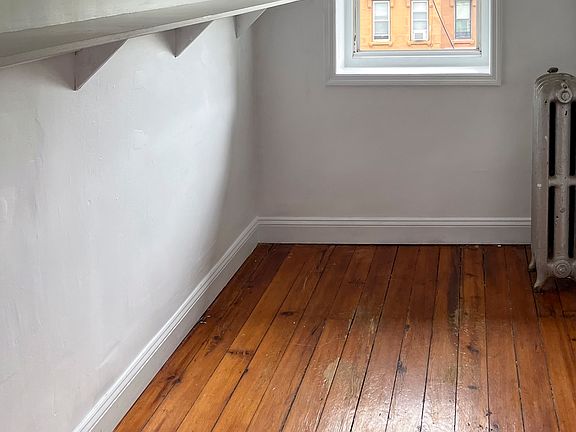 4th image of 462 Quincy St Floor 3