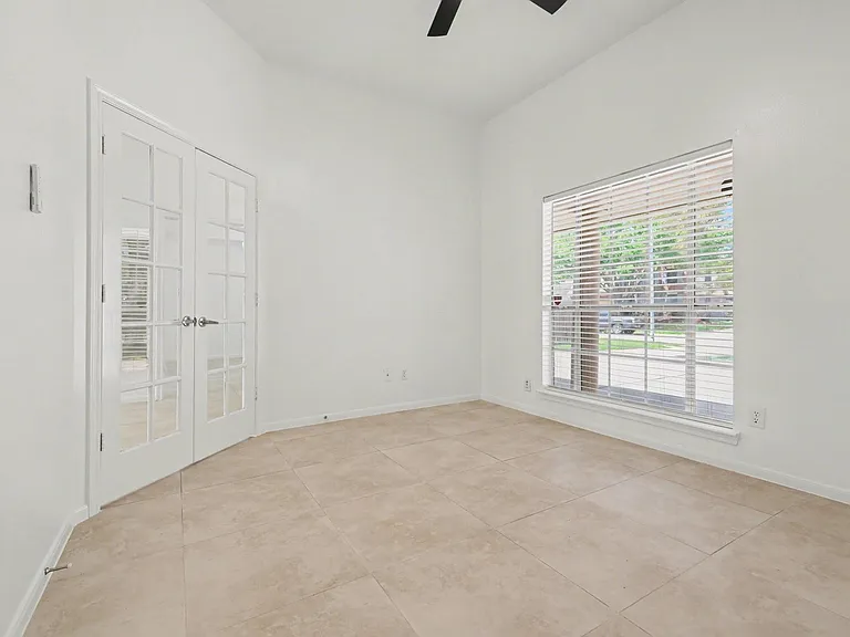 17907 Stoney Glade Ct — Photo 12