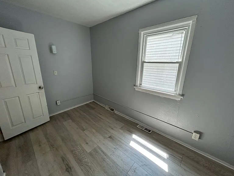 640 W 13th St — Photo 37