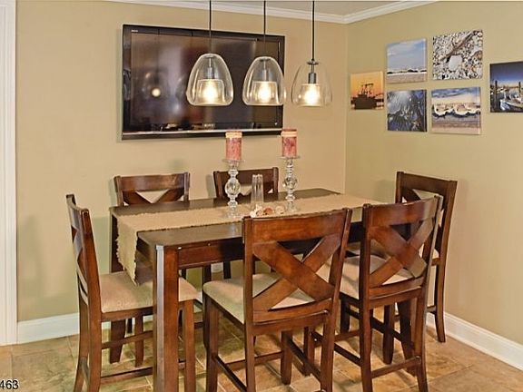 5th image of 125 Glenside Trl