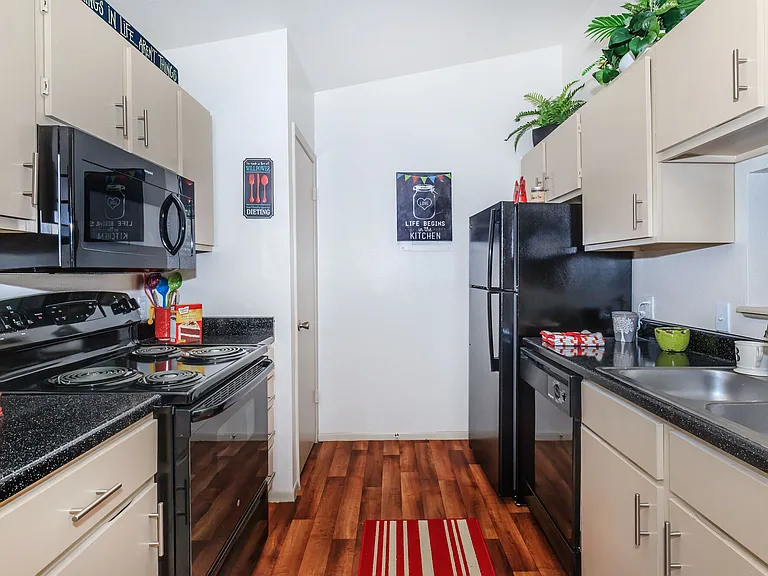 Beeville Station Apartments — Photo 9