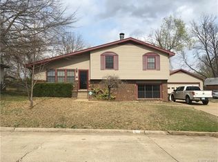 703 W Kiowa St, Cleveland, OK 74020