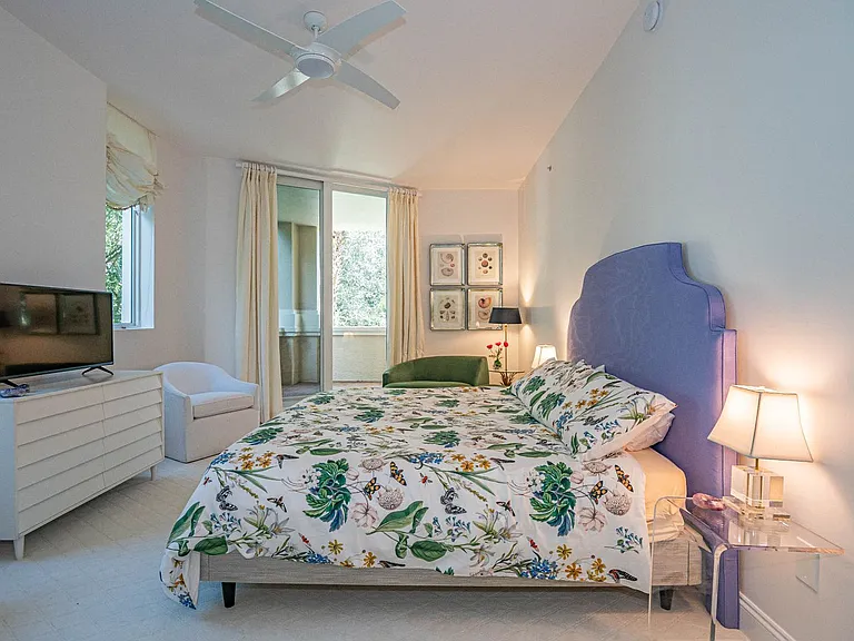 801 N Swim Club Dr #2B — Photo 28