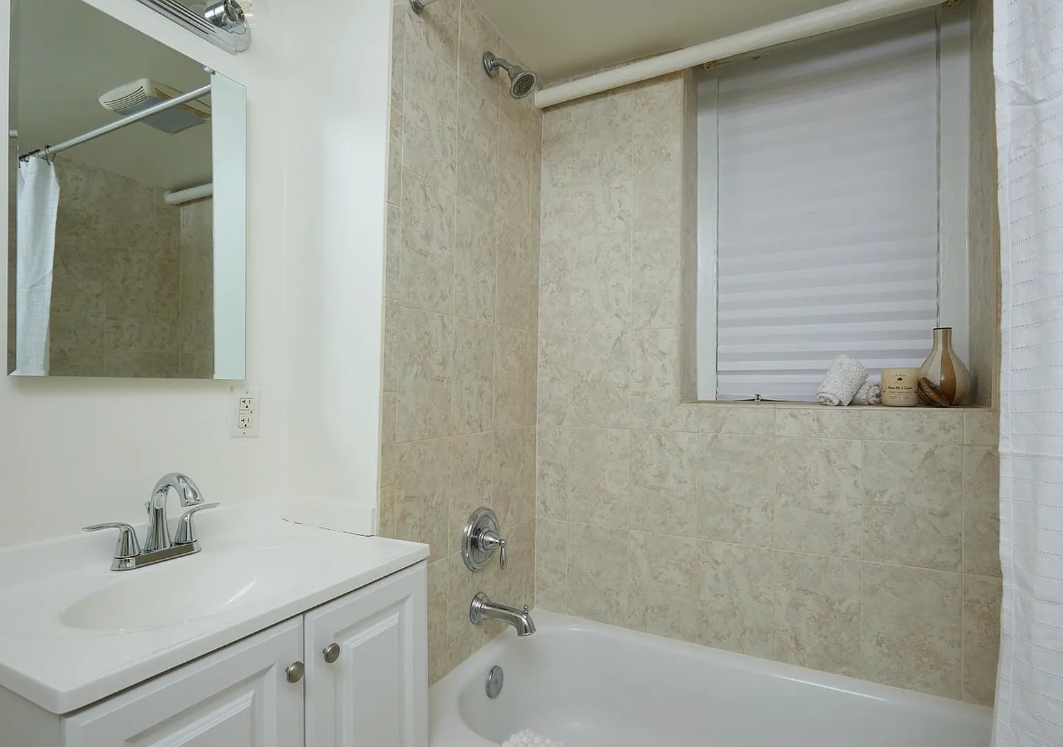 Cozy Studio Steps from Meridian Hill Park! — Photo 4