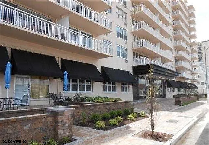 9400 Atlantic Ave #1005 — Photo 1