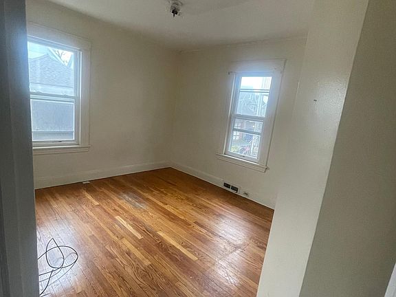 2nd image of 129 Linwood Ave