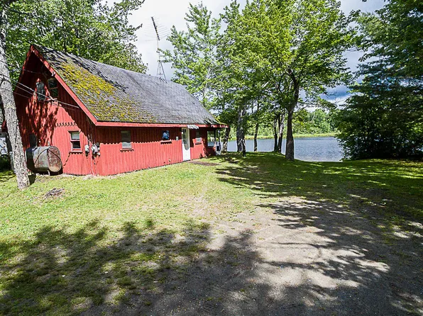 30 Wag Road, Canaan, ME 04924